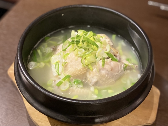参鶏湯(サムゲタン)